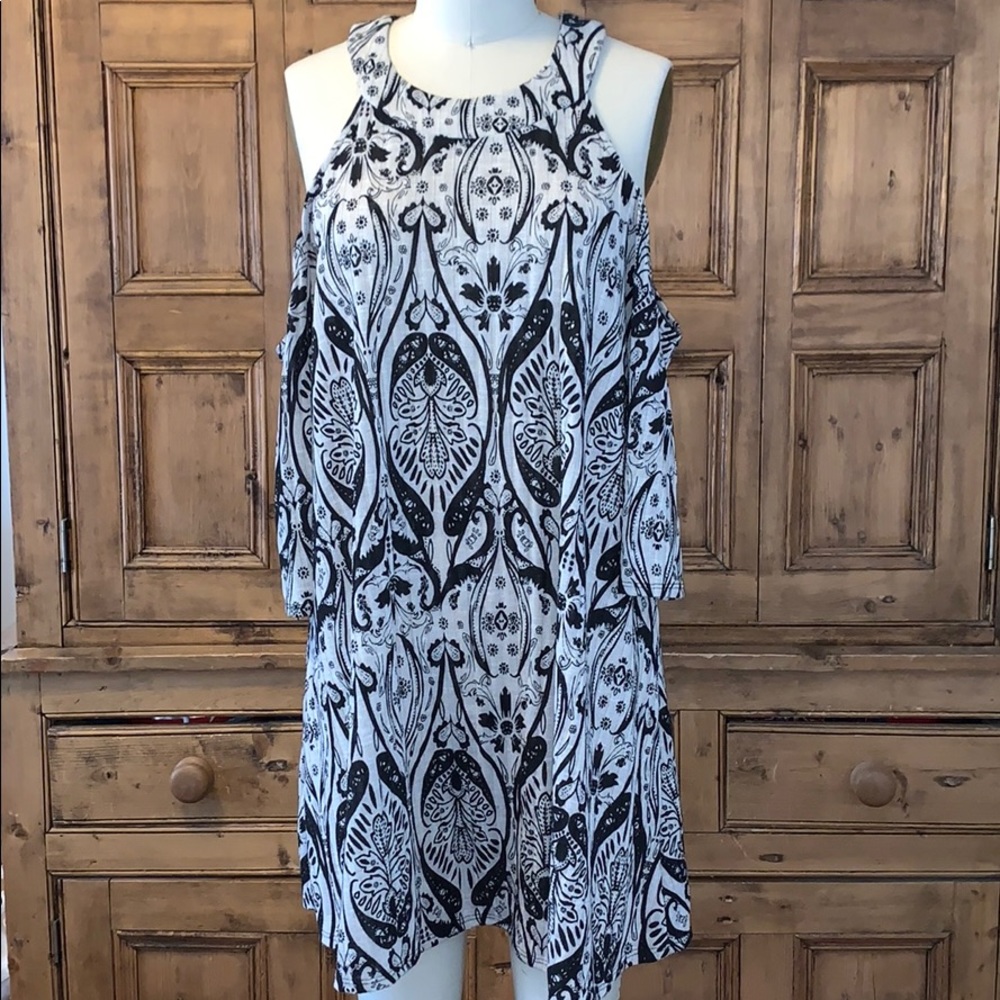Cut-out shoulder bo-ho dress